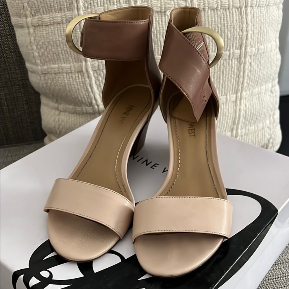Nine West Women's Tan and Cream Sandals